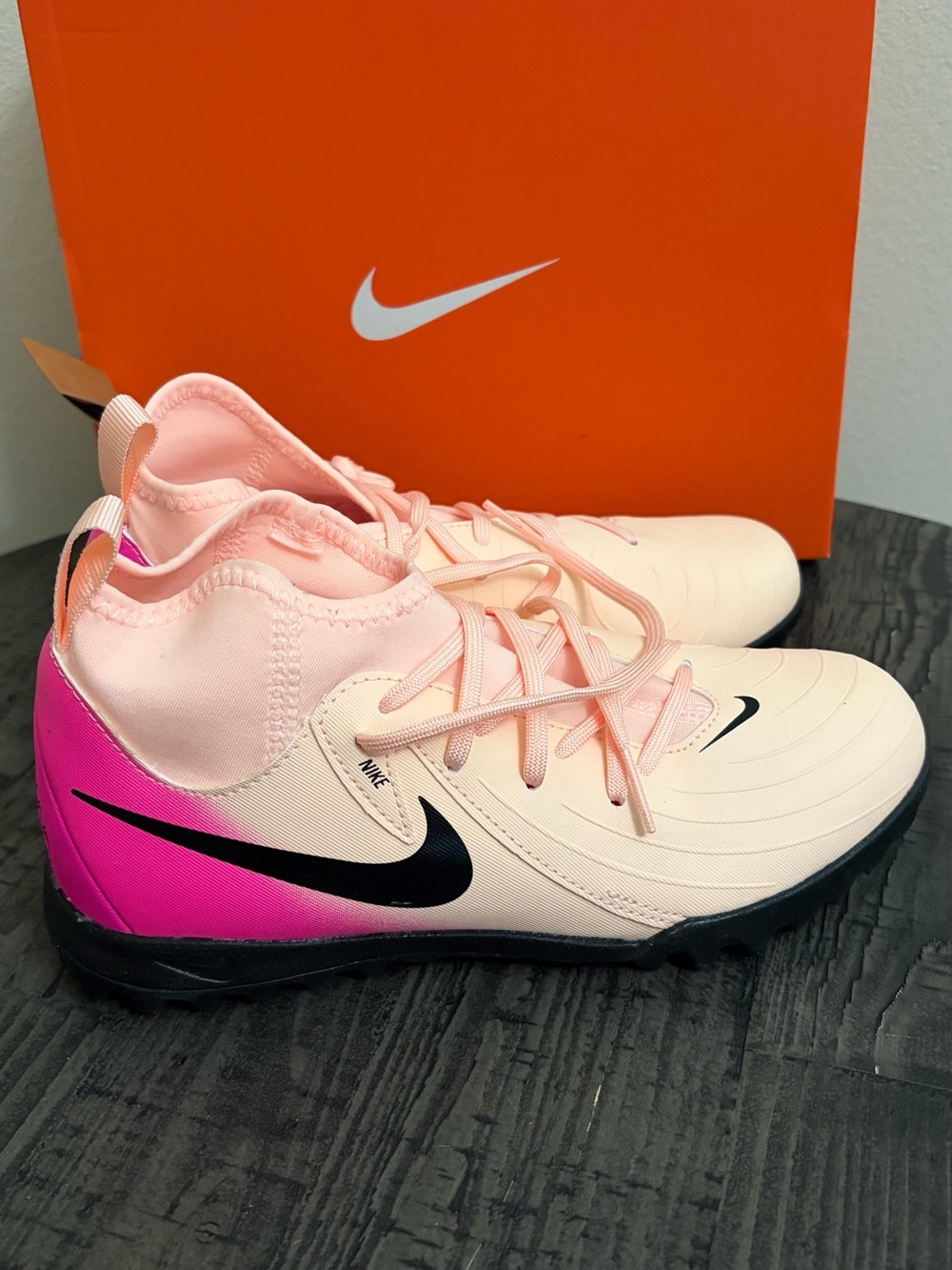 🚨NEW! Nike Kids Indoor Soccer Cleats🚨
